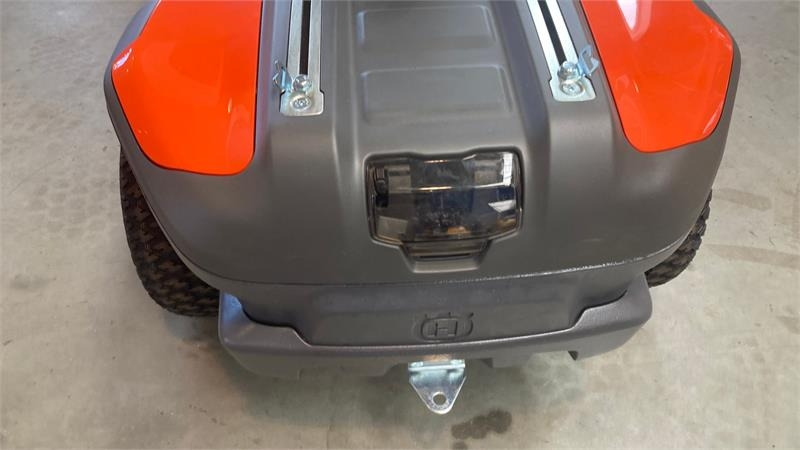 Husqvarna R200IX AWD Long Range Elektrisk - Garden mower: picture 5 Husqvarna R200IX AWD Long Range Elektrisk - Garden mower: picture 5