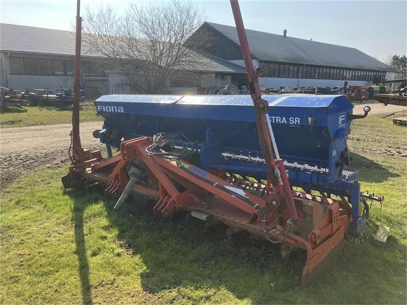 Kuhn HR 4002 Med Fiona Astra SR - Combine seed drill: picture 1 Kuhn HR 4002 Med Fiona Astra SR - Combine seed drill: picture 1