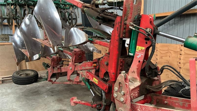 Kverneland PW100 Variomat 8 furet Med IP-pakker - Plow: picture 3 Kverneland PW100 Variomat 8 furet Med IP-pakker - Plow: picture 3