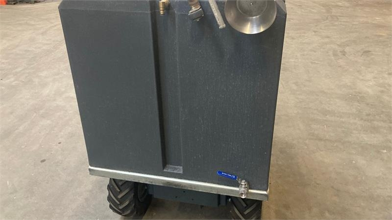 Purewash X-Weed E2 Med Fort El-undervogn - Municipal/ Special vehicle: picture 5 Purewash X-Weed E2 Med Fort El-undervogn - Municipal/ Special vehicle: picture 5