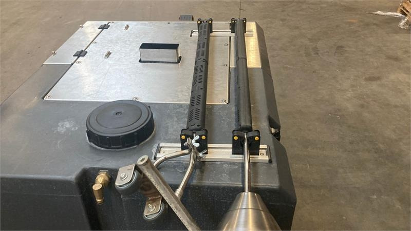 Purewash X-Weed E2 Med Fort El-undervogn - Municipal/ Special vehicle: picture 4 Purewash X-Weed E2 Med Fort El-undervogn - Municipal/ Special vehicle: picture 4