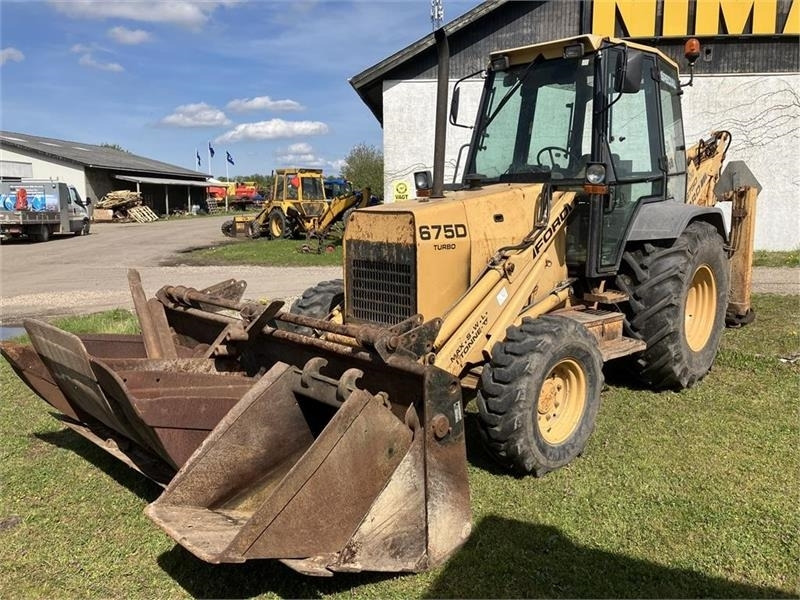 New Holland 675D - Backhoe loader: picture 1 New Holland 675D - Backhoe loader: picture 1