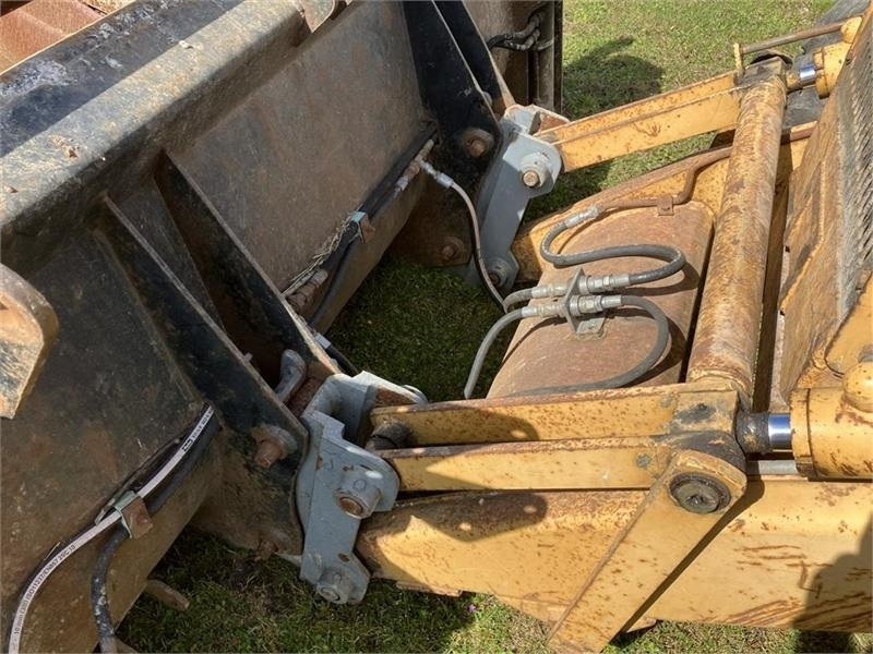 New Holland 675D - Backhoe loader: picture 5 New Holland 675D - Backhoe loader: picture 5