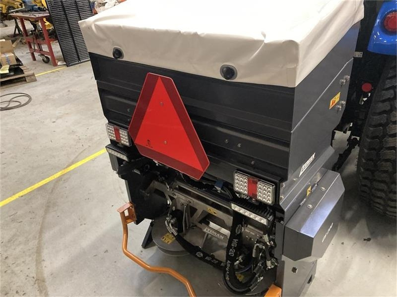 Timan CS-200 Combispreder 300 liter til traktor - Sand/ Salt spreader for Municipal/ Special vehicle: picture 1 Timan CS-200 Combispreder 300 liter til traktor - Sand/ Salt spreader for Municipal/ Special vehicle: picture 1
