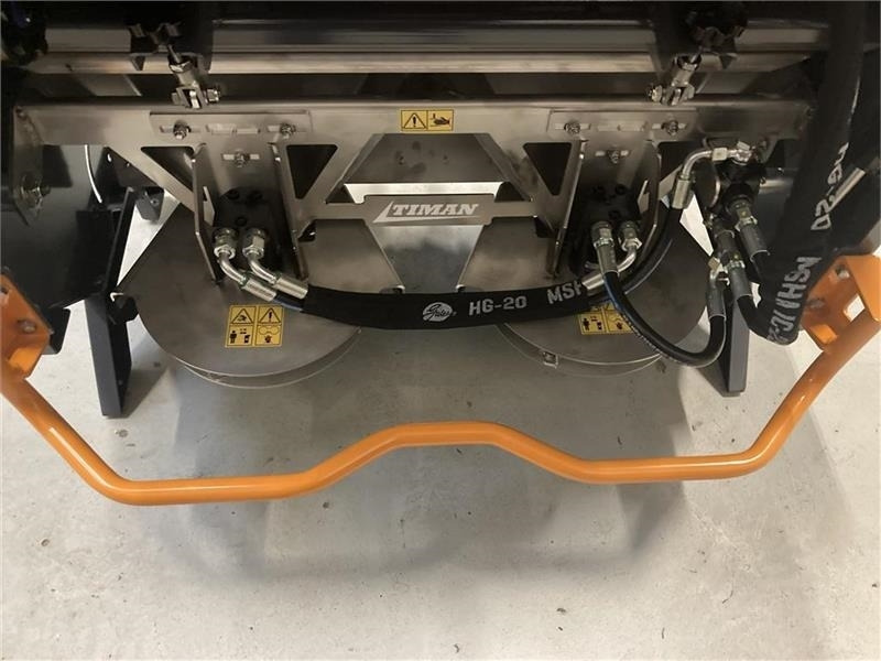 Timan CS-200 Combispreder 300 liter til traktor - Sand/ Salt spreader for Municipal/ Special vehicle: picture 4 Timan CS-200 Combispreder 300 liter til traktor - Sand/ Salt spreader for Municipal/ Special vehicle: picture 4