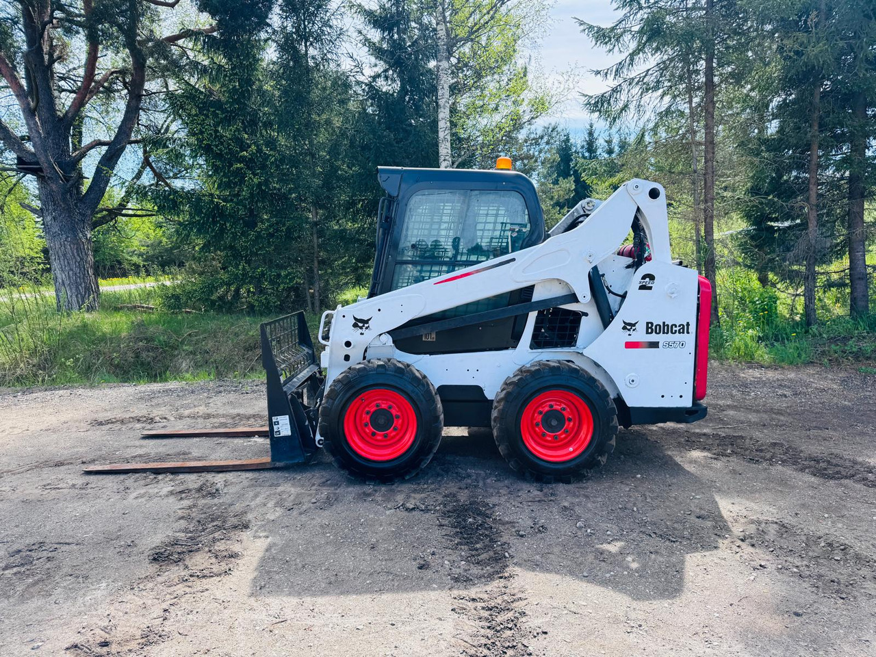 BOBCAT S570 - Skid steer loader: picture 2 BOBCAT S570 - Skid steer loader: picture 2