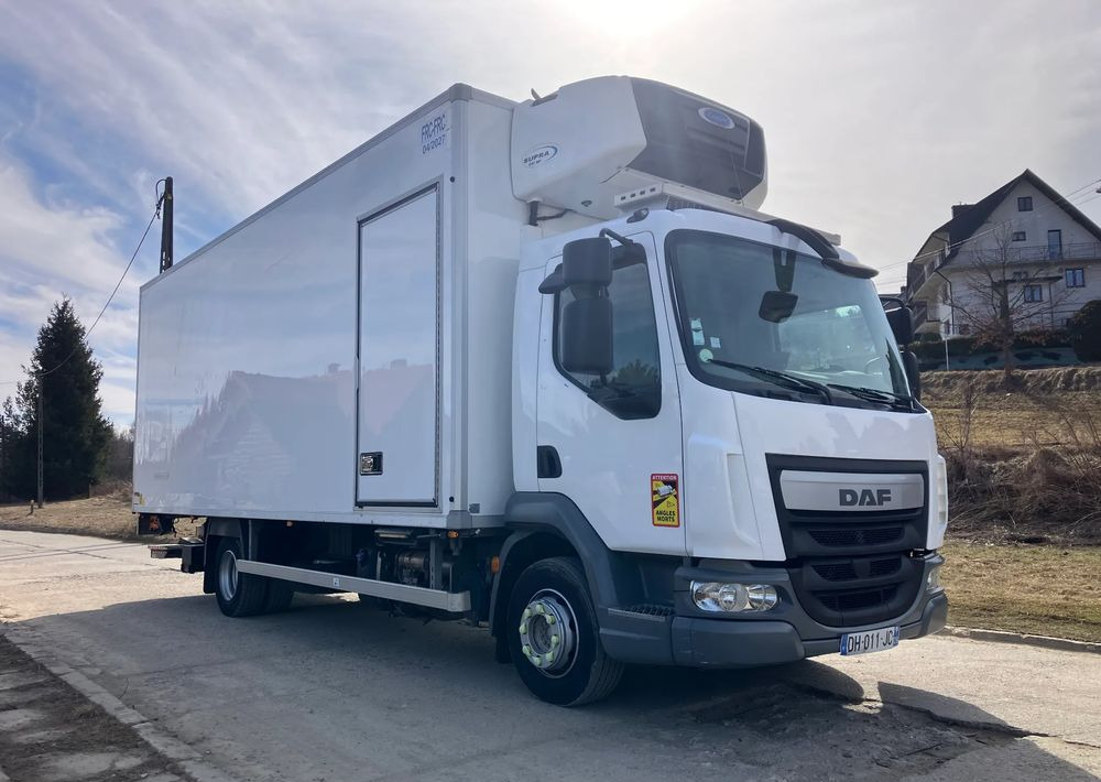 DAF Daf LF 12.210 chłodnia multi temperatura 16 palet - Refrigerator truck: picture 2 DAF Daf LF 12.210 chłodnia multi temperatura 16 palet - Refrigerator truck: picture 2