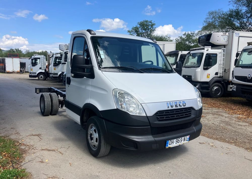Iveco DAILY 35C13 ramo do zabudowy kiper wywrotka - Cab chassis truck: picture 2 Iveco DAILY 35C13 ramo do zabudowy kiper wywrotka - Cab chassis truck: picture 2