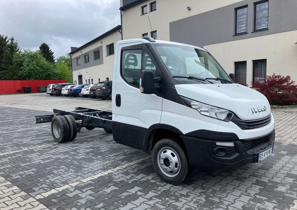 Iveco DAILY 35C13 ramo do zabudowy kiper wywrotka - Cab chassis truck: picture 2 Iveco DAILY 35C13 ramo do zabudowy kiper wywrotka - Cab chassis truck: picture 2