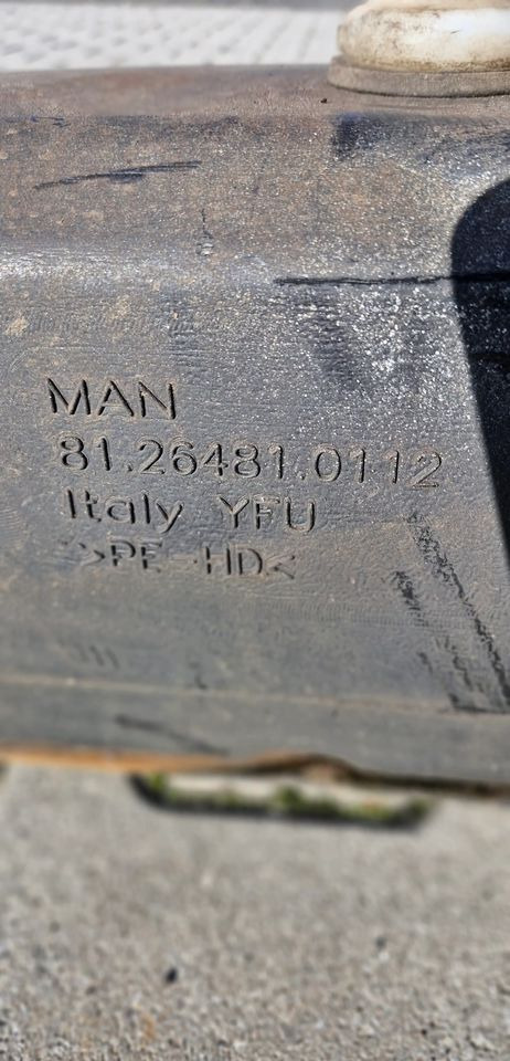 MAN TG3 TGX TGS ZBIORNICZEK PŁYNU DO SPRYSKIWACZY 81.26481.0112 - Wiper for Truck: picture 2 MAN TG3 TGX TGS ZBIORNICZEK PŁYNU DO SPRYSKIWACZY 81.26481.0112 - Wiper for Truck: picture 2