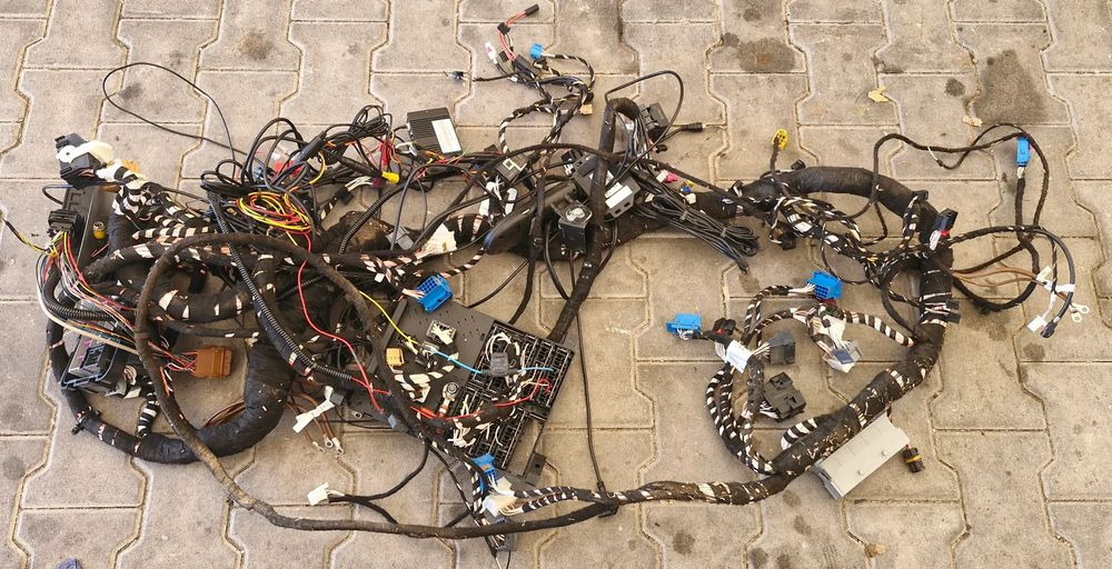 MAN TG3 TGX WIĄZKA INSTALACJA ELEKTRYCZNA KONSOLI KOKPITU - Electrical system: picture 1 MAN TG3 TGX WIĄZKA INSTALACJA ELEKTRYCZNA KONSOLI KOKPITU - Electrical system: picture 1