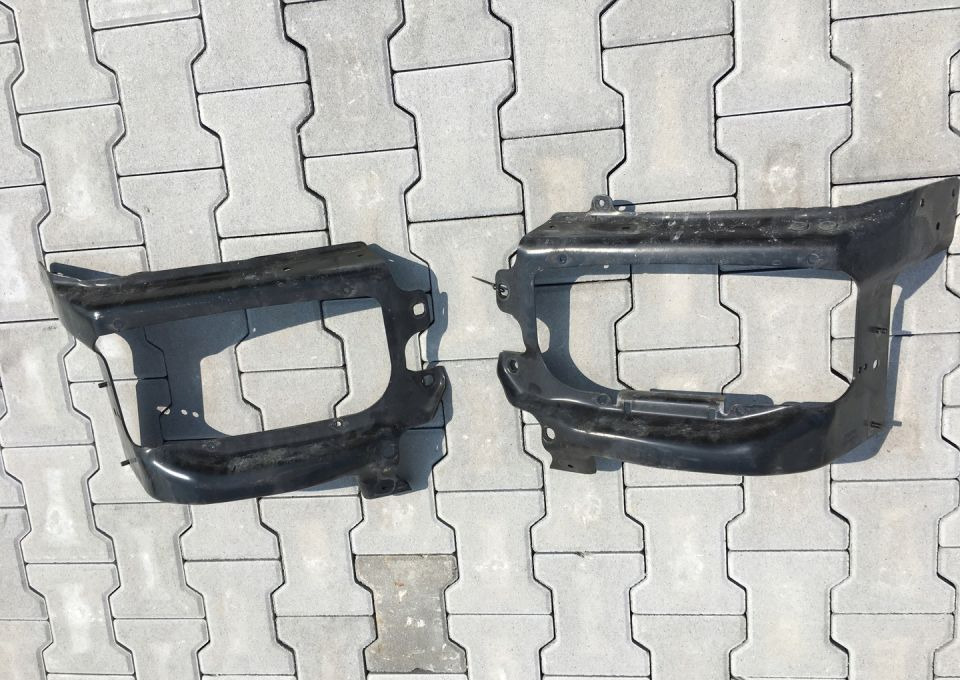 Scania R CP okular mocowanie lampy ramka - Bumper: picture 1 Scania R CP okular mocowanie lampy ramka - Bumper: picture 1