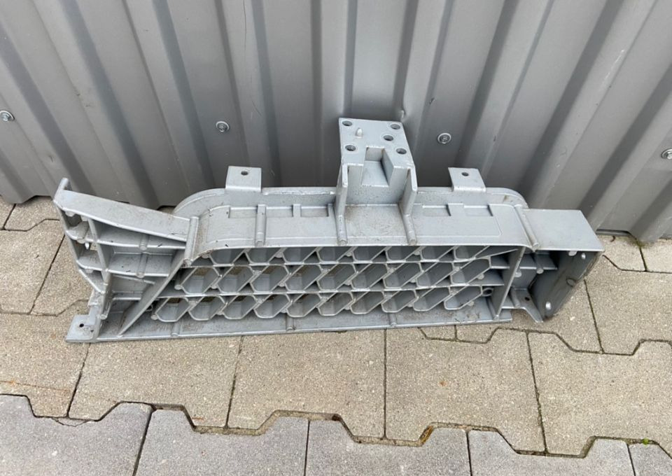 Stopień Volvo FH 4 euro 6 nakładka stopnia - Footstep for Truck: picture 2 Stopień Volvo FH 4 euro 6 nakładka stopnia - Footstep for Truck: picture 2