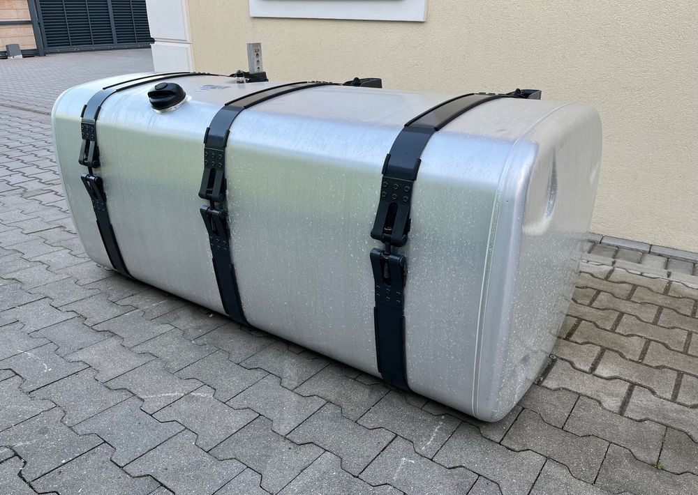 Zbiornik paliwa Scania Super R S 700 L kompletny bak NGS NGR - Fuel tank for Truck: picture 3 Zbiornik paliwa Scania Super R S 700 L kompletny bak NGS NGR - Fuel tank for Truck: picture 3