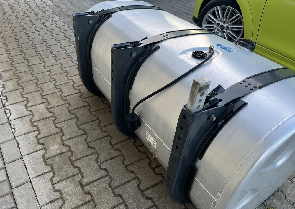 Zbiornik paliwa Scania Super R S 700 L kompletny bak NGS NGR - Fuel tank for Truck: picture 4 Zbiornik paliwa Scania Super R S 700 L kompletny bak NGS NGR - Fuel tank for Truck: picture 4