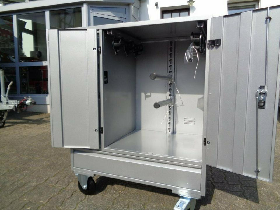 Anhänger Sattelschrank, fahrbar, abschließbar - Tool/ Equipment: picture 4 Anhänger Sattelschrank, fahrbar, abschließbar - Tool/ Equipment: picture 4