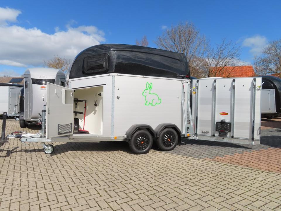 Böckmann Pferdeanhänger, Champion, Flügeltür,100 km/h,Sattelkam. - Horse trailer: picture 1 Böckmann Pferdeanhänger, Champion, Flügeltür,100 km/h,Sattelkam. - Horse trailer: picture 1