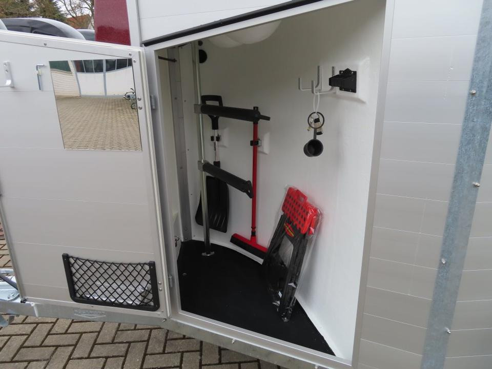 Böckmann Pferdeanhänger Champion R Flügeltür Saka. 100km/h - Horse trailer: picture 4 Böckmann Pferdeanhänger Champion R Flügeltür Saka. 100km/h - Horse trailer: picture 4