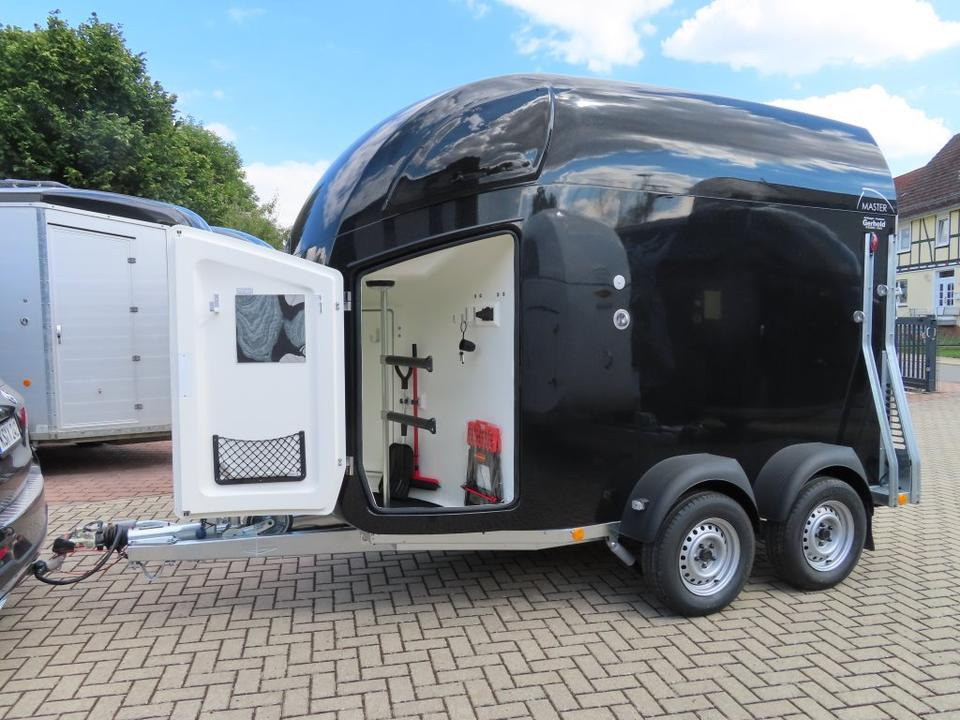 Böckmann Pferdeanhänger, Master 25, Mittelpostentrennwand, 100 km - Horse trailer: picture 2 Böckmann Pferdeanhänger, Master 25, Mittelpostentrennwand, 100 km - Horse trailer: picture 2