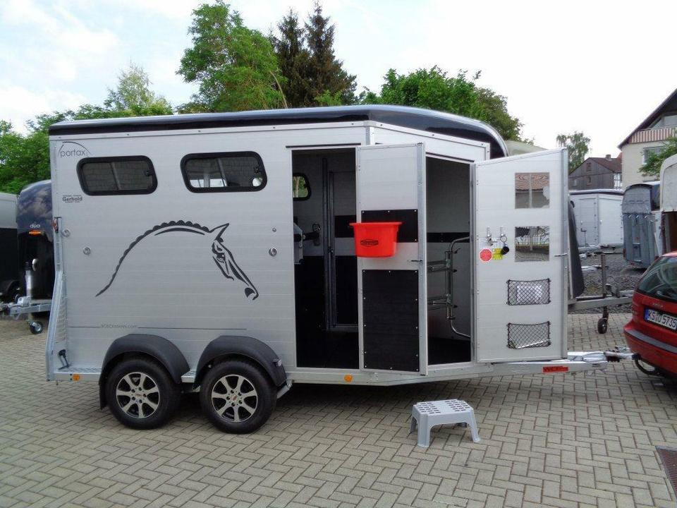 Böckmann Pferdeanhänger Portax L-SR, Videokamera - Horse trailer: picture 1 Böckmann Pferdeanhänger Portax L-SR, Videokamera - Horse trailer: picture 1
