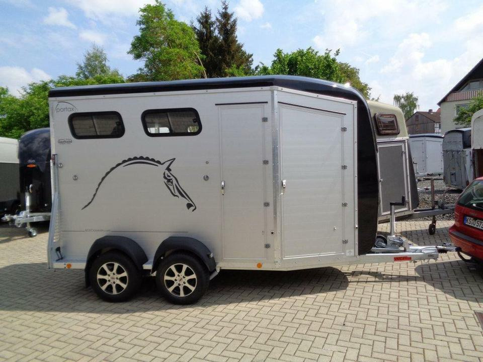 Böckmann Pferdeanhänger Portax L-SR, Videokamera - Horse trailer: picture 3 Böckmann Pferdeanhänger Portax L-SR, Videokamera - Horse trailer: picture 3