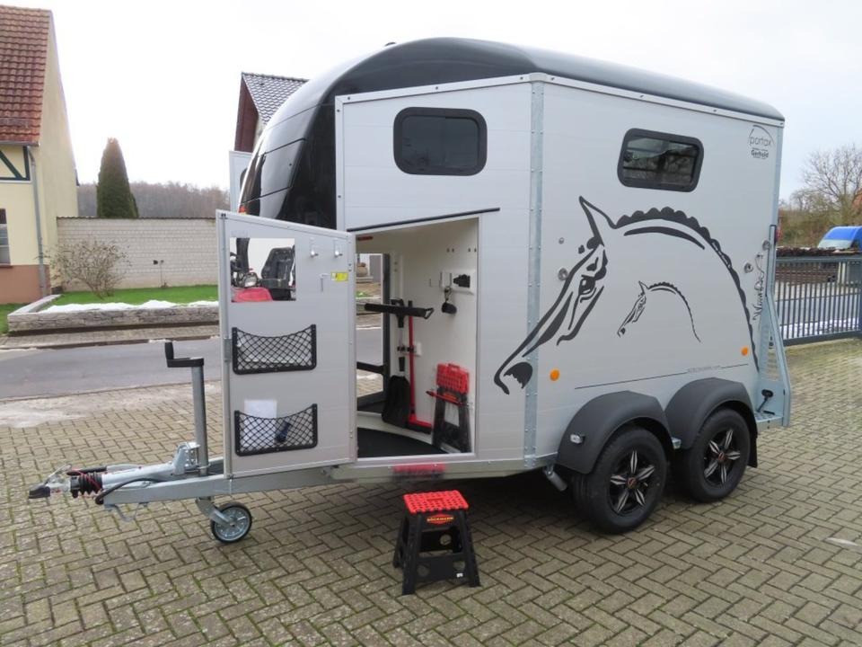 Böckmann Pferdeanhänger Portax SKA 2025 WCF Fenster links/ rechts - Horse trailer: picture 1 Böckmann Pferdeanhänger Portax SKA 2025 WCF Fenster links/ rechts - Horse trailer: picture 1