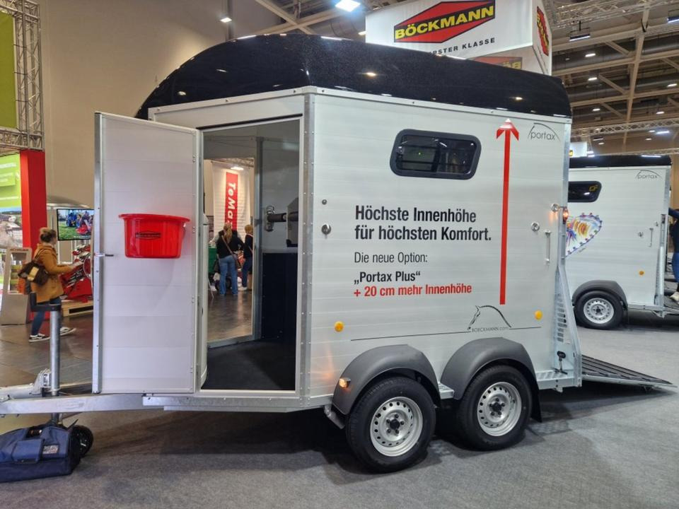 Pferdeanhänger Böckmann Portax E Plus Innenhöhe 2,55m WCF 100km/h - Horse trailer: picture 2 Pferdeanhänger Böckmann Portax E Plus Innenhöhe 2,55m WCF 100km/h - Horse trailer: picture 2