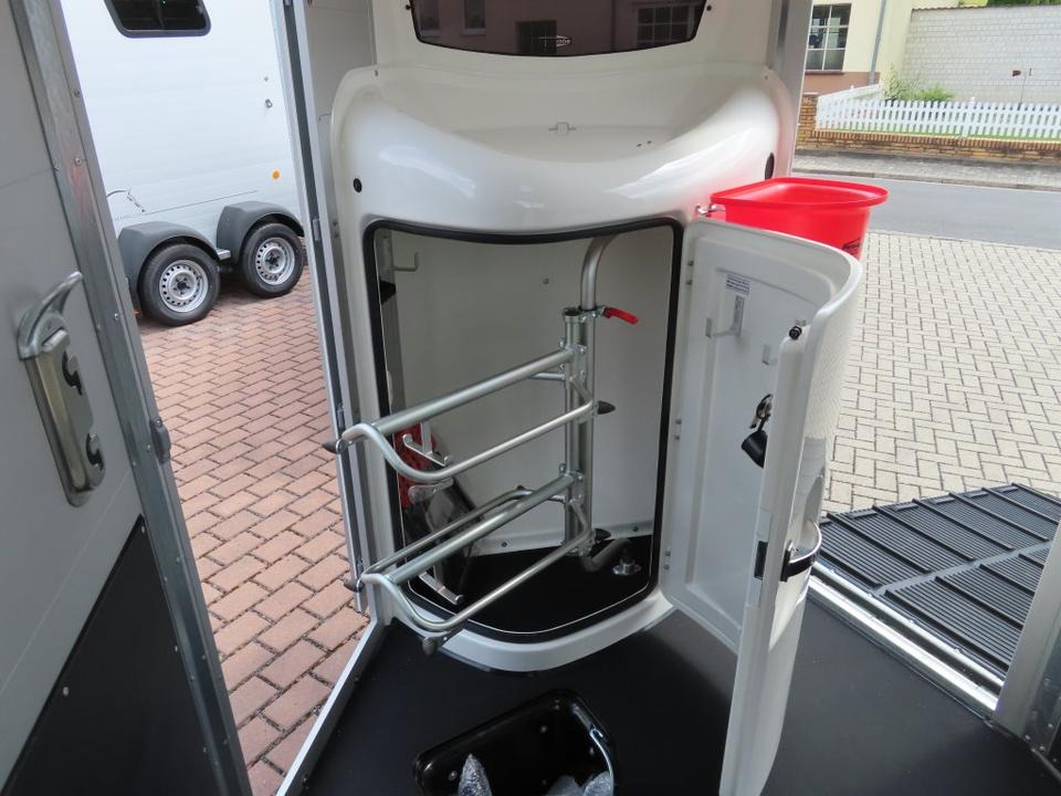 Pferdeanhänger Böckmann Portax K, Sattelk. Entladeklappe, 100 k. - Horse trailer: picture 5 Pferdeanhänger Böckmann Portax K, Sattelk. Entladeklappe, 100 k. - Horse trailer: picture 5