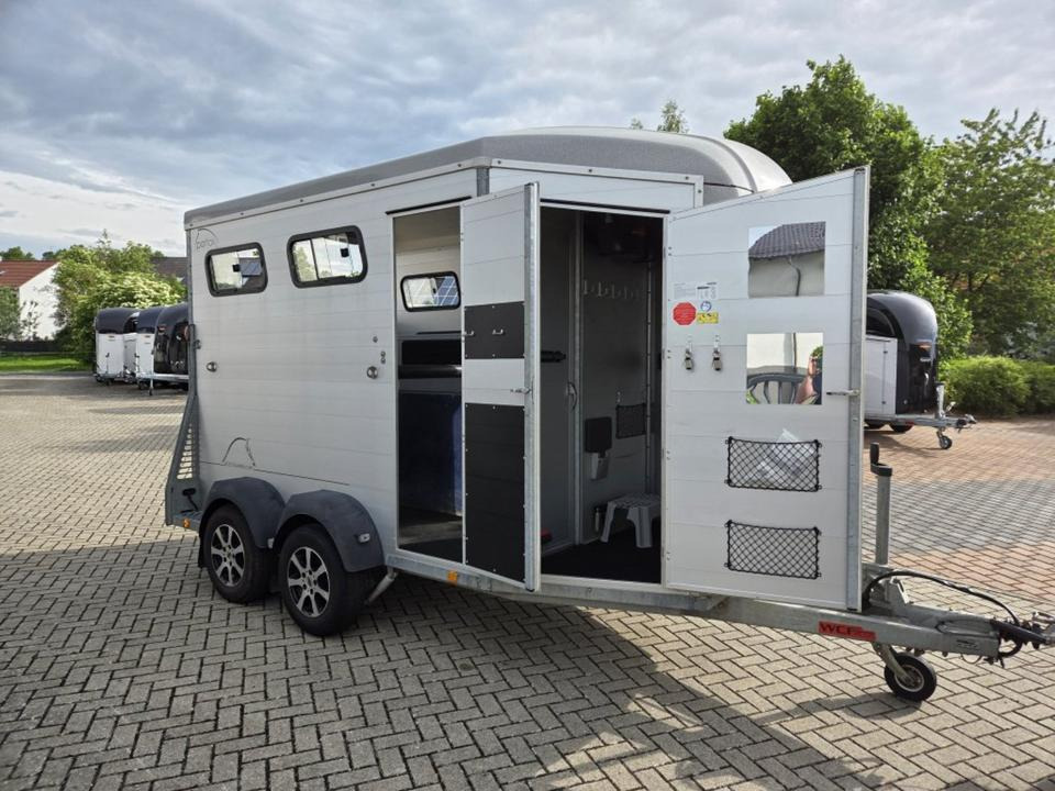 Pferdeanhänger Böckmann Portax L SR WCF 100km/h Flügeltür - Horse trailer: picture 1 Pferdeanhänger Böckmann Portax L SR WCF 100km/h Flügeltür - Horse trailer: picture 1