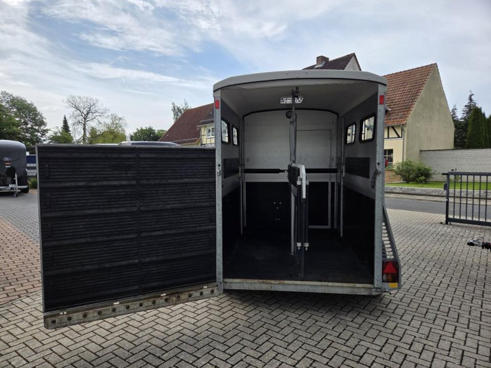 Pferdeanhänger Böckmann Portax L SR WCF 100km/h Flügeltür - Horse trailer: picture 4 Pferdeanhänger Böckmann Portax L SR WCF 100km/h Flügeltür - Horse trailer: picture 4