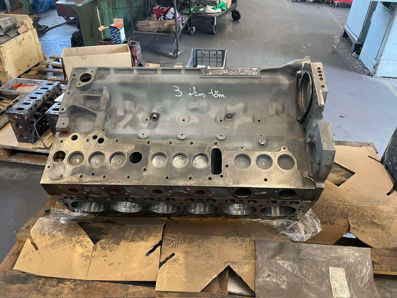 Deutz TCD 2012 L06 2V remanufactured short engine - Engine for Industrial equipment: picture 1 Deutz TCD 2012 L06 2V remanufactured short engine - Engine for Industrial equipment: picture 1