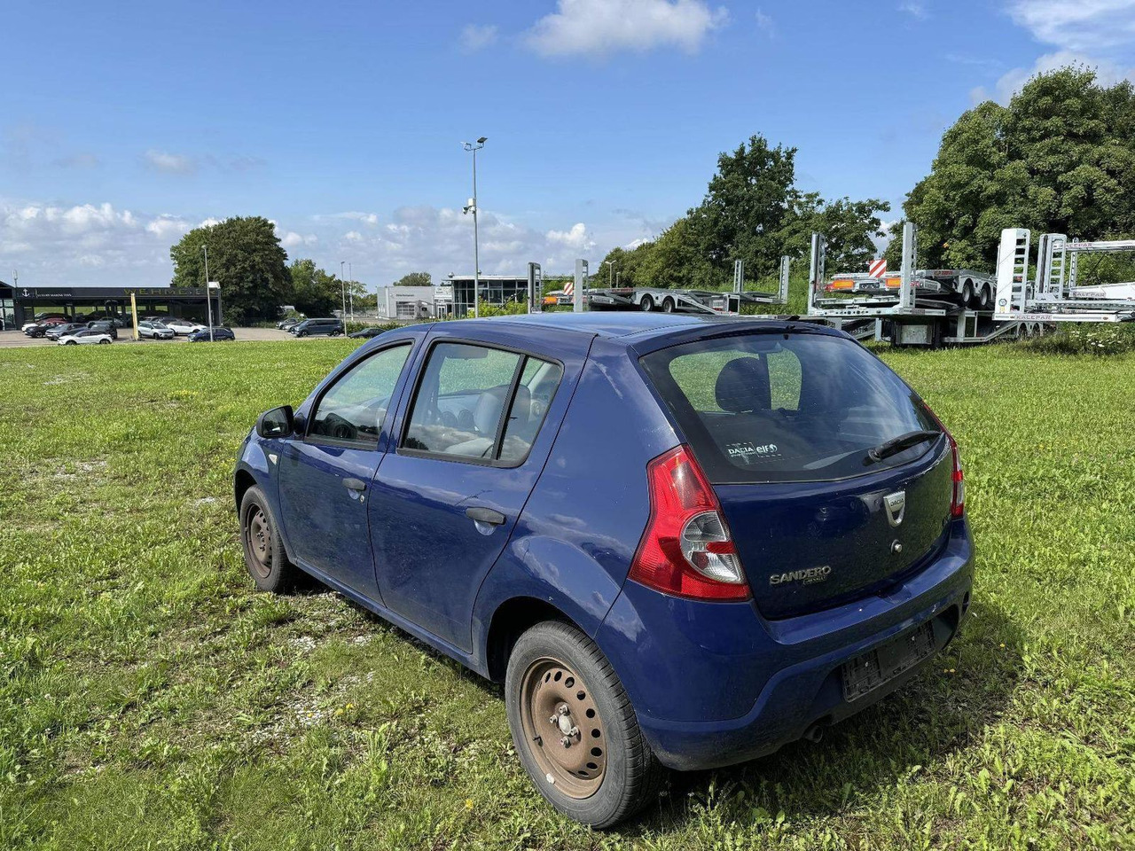 Dacia Sandero 1.4 +ZAHNRIEMEN GERISSEN+ - Car: picture 3 Dacia Sandero 1.4 +ZAHNRIEMEN GERISSEN+ - Car: picture 3