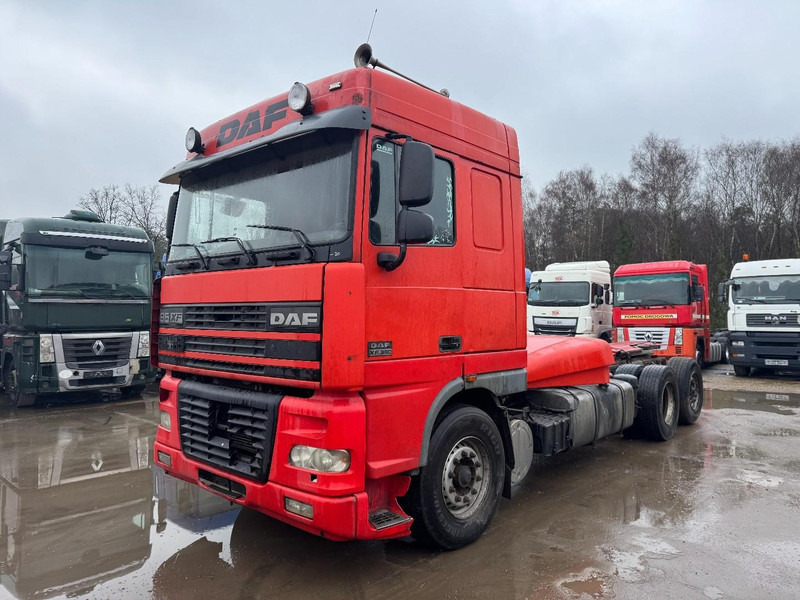 DAF 95 XF 380 Space Cab (MANUAL GEARBOX / BOITE MANUELLE / EURO 3 / 6X2) - Cab chassis truck: picture 1 DAF 95 XF 380 Space Cab (MANUAL GEARBOX / BOITE MANUELLE / EURO 3 / 6X2) - Cab chassis truck: picture 1