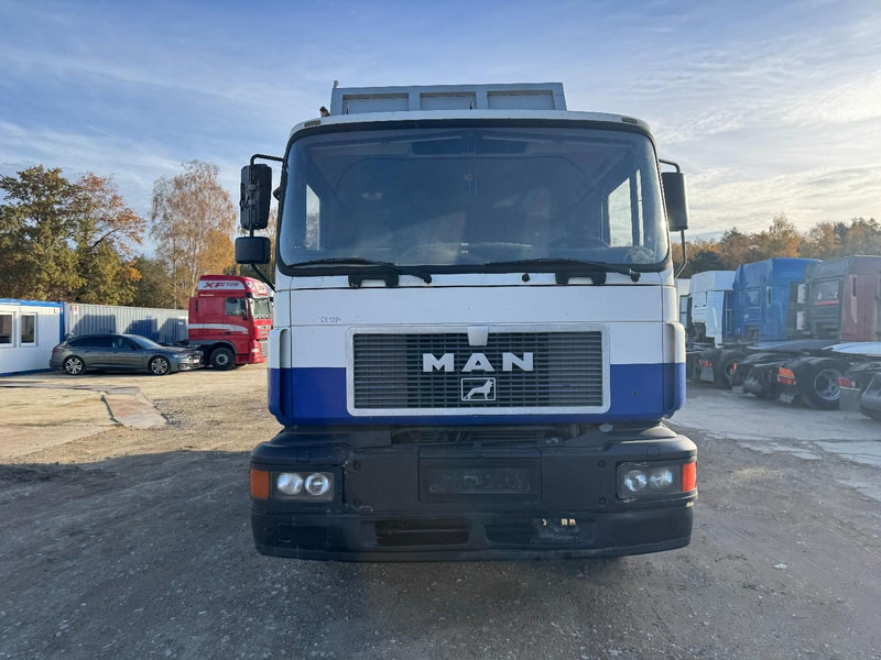 MAN 22.403 (MANUAL GEARBOX / 6 CYLINDER / 8 TIRES / 6X2) - Tipper: picture 2 MAN 22.403 (MANUAL GEARBOX / 6 CYLINDER / 8 TIRES / 6X2) - Tipper: picture 2