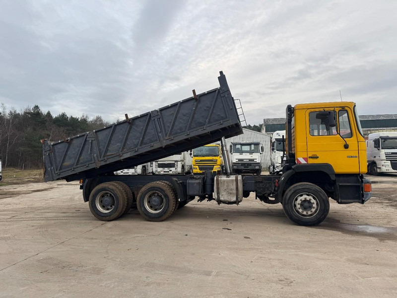 MAN 28.322 (BIG AXLE / STEEL SUSPENSION / MANUAL PUMP / MANUAL GEARBOX) - Tipper: picture 4 MAN 28.322 (BIG AXLE / STEEL SUSPENSION / MANUAL PUMP / MANUAL GEARBOX) - Tipper: picture 4
