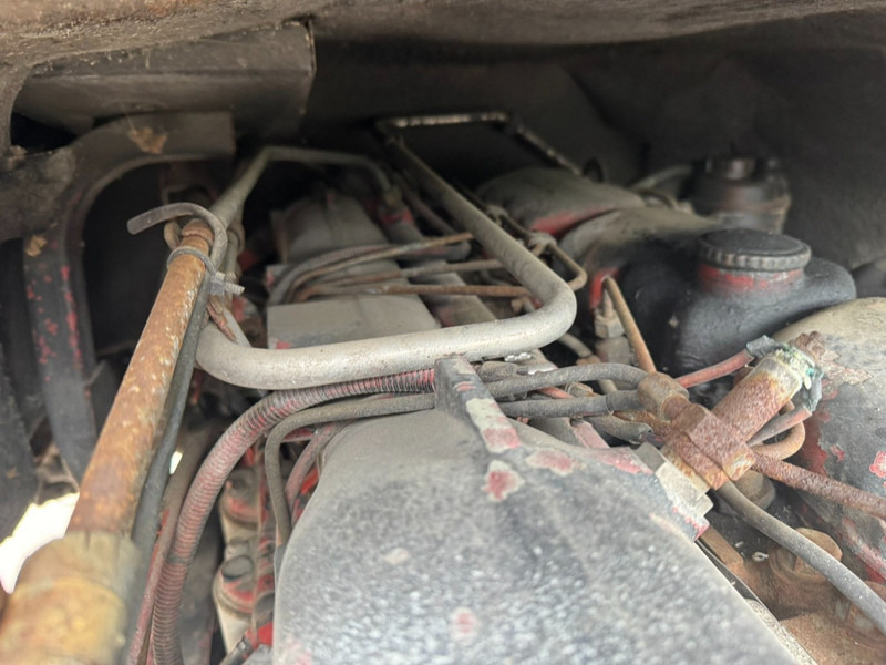 Tractor unit MAN 16.170 (BIG AXLE / STEEL SUSPENSION / 6 CYLINDER WITH MANUAL PUMP): picture 18