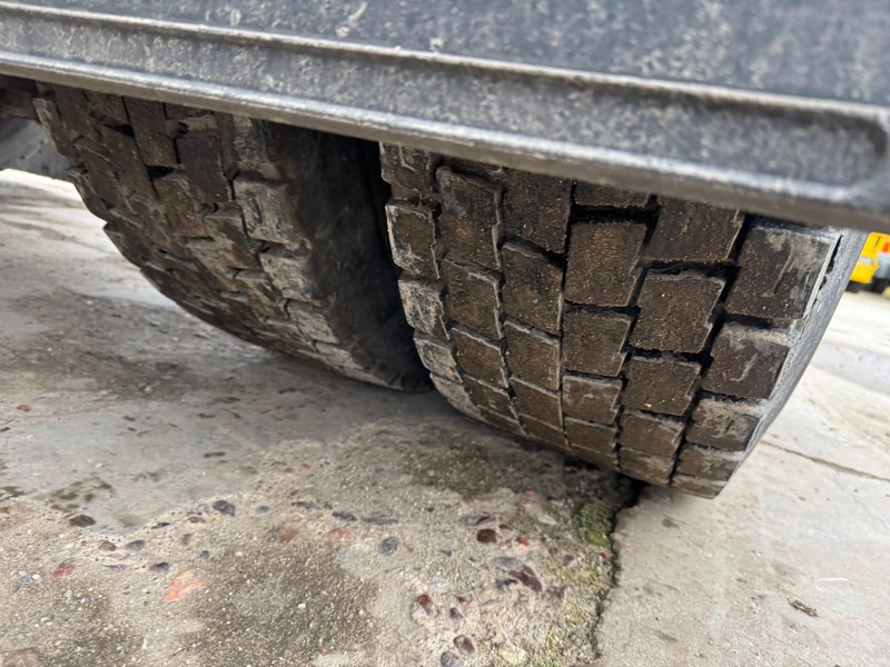 Tractor unit Renault Premium 420 (MANUAL GEARBOX / BOITE MANUELLE): picture 9 Tractor unit Renault Premium 420 (MANUAL GEARBOX / BOITE MANUELLE): picture 9