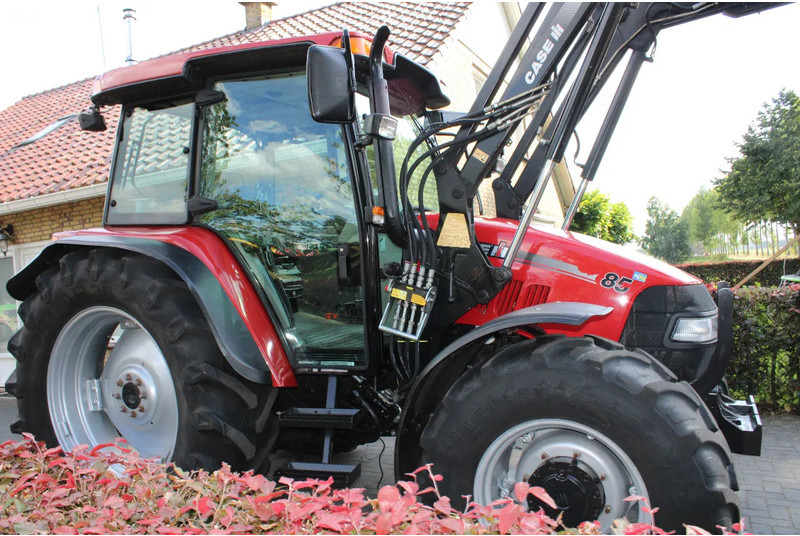 Case IH JXU 85 - Farm tractor: picture 2 Case IH JXU 85 - Farm tractor: picture 2