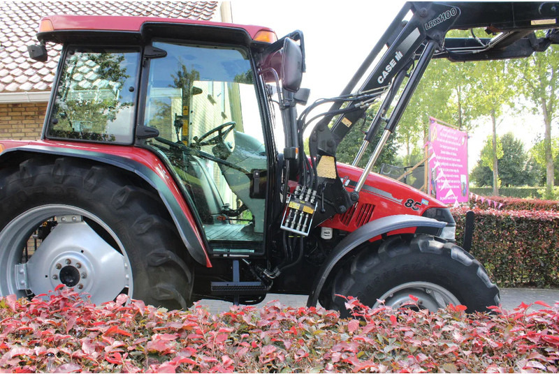 Case IH JXU 85 - Farm tractor: picture 3 Case IH JXU 85 - Farm tractor: picture 3