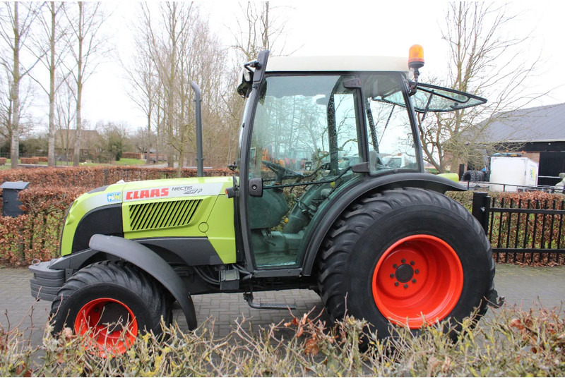 Farm tractor Claas nectis 257F: picture 7