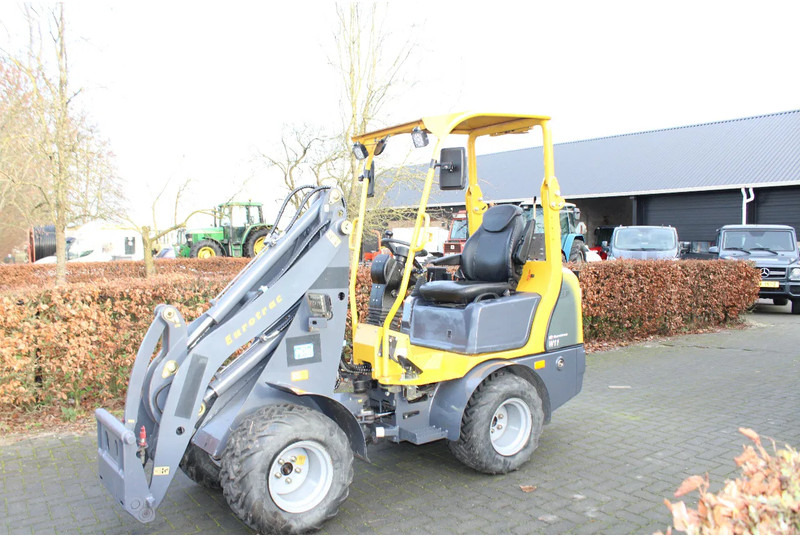 Eurotrac W11 - Compact track loader: picture 5 Eurotrac W11 - Compact track loader: picture 5