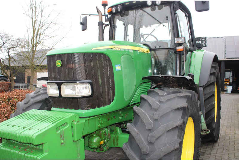 John Deere 6820 - Farm tractor: picture 5 John Deere 6820 - Farm tractor: picture 5