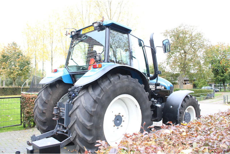 New Holland 8360 - Farm tractor: picture 3 New Holland 8360 - Farm tractor: picture 3