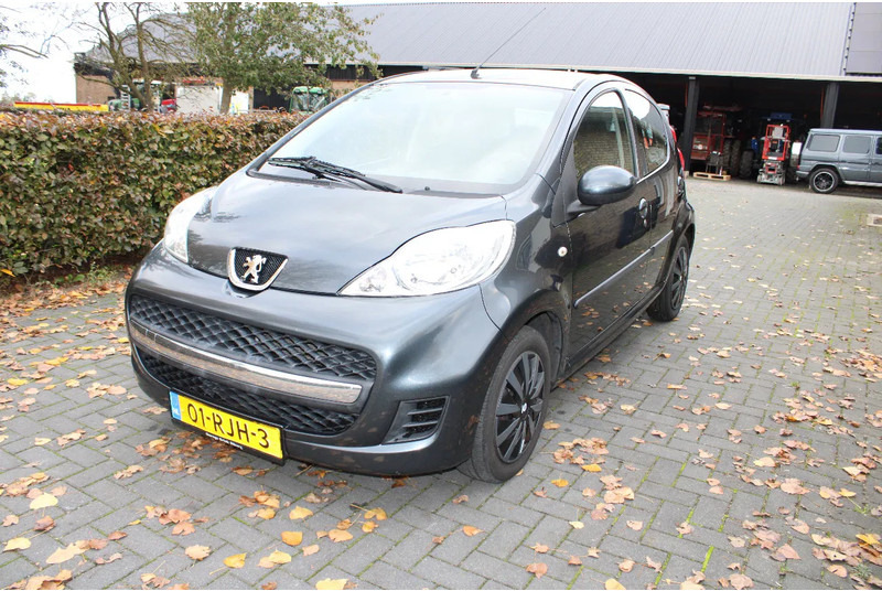Peugeot 107 - Hatchback: picture 2 Peugeot 107 - Hatchback: picture 2