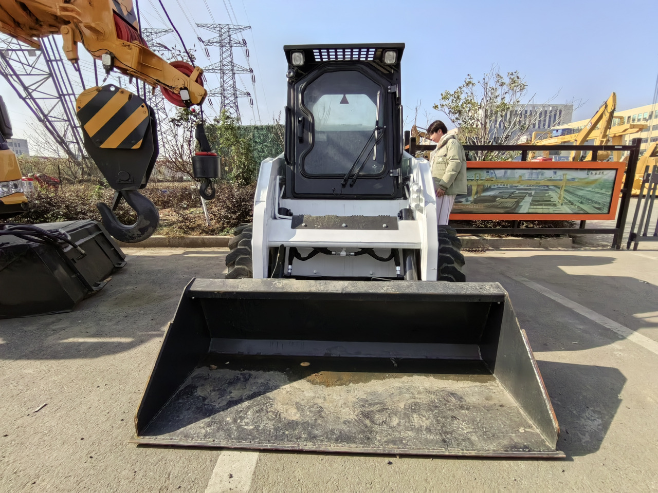 Skid steer loader BOBCAT S130: picture 10
