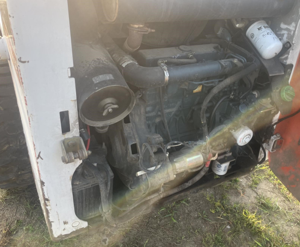 BOBCAT S130 - Skid steer loader: picture 5 BOBCAT S130 - Skid steer loader: picture 5