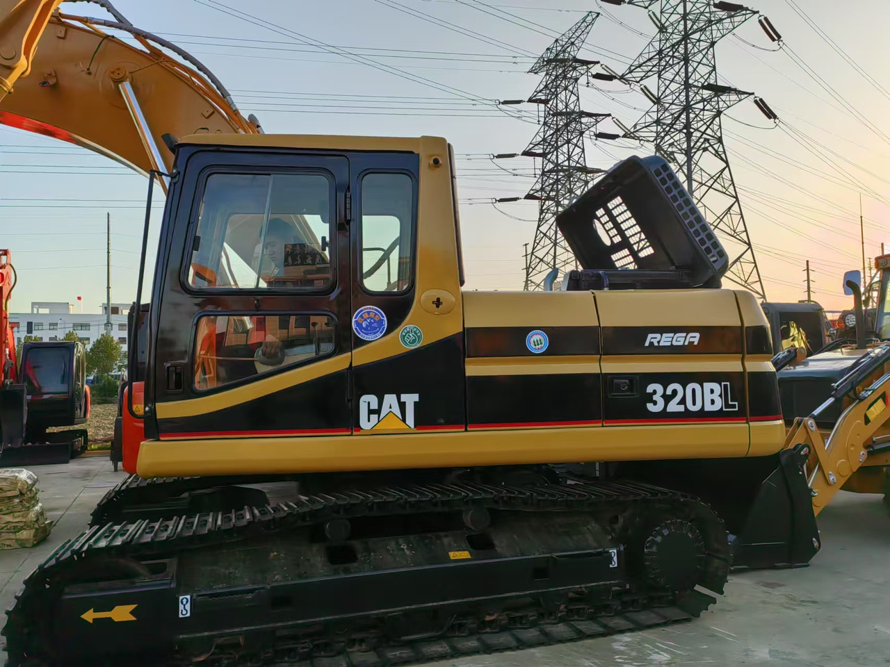 CATERPILLAR 320b - Crawler excavator: picture 3 CATERPILLAR 320b - Crawler excavator: picture 3