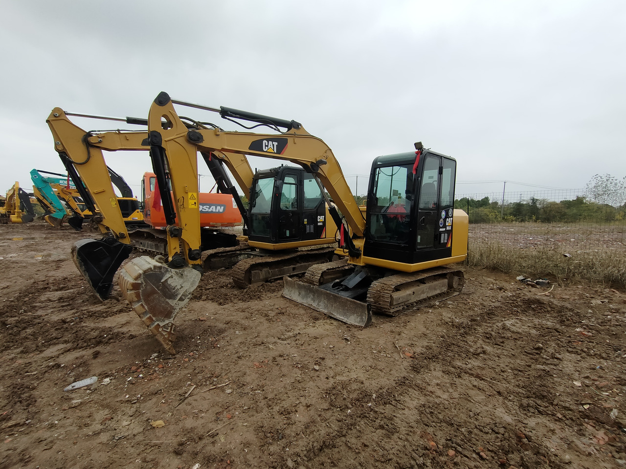 CATERPILLAR Nearly 90% of brand new Caterpillar 305.5 3-ton mini excavators are available for sale. Caterpillar 303.5 305.5 306 307 excavators are also available for sale. - Mini excavator: picture 1 CATERPILLAR Nearly 90% of brand new Caterpillar 305.5 3-ton mini excavators are available for sale. Caterpillar 303.5 305.5 306 307 excavators are also available for sale. - Mini excavator: picture 1