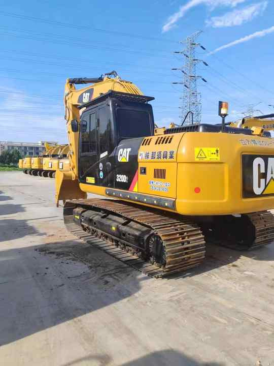 Durable Second Hand Machine Original Used Caterpillar Excavator CAT 330D2 USED 329D2 320D2 325D 315D Excavator - Crawler excavator: picture 4 Durable Second Hand Machine Original Used Caterpillar Excavator CAT 330D2 USED 329D2 320D2 325D 315D Excavator - Crawler excavator: picture 4