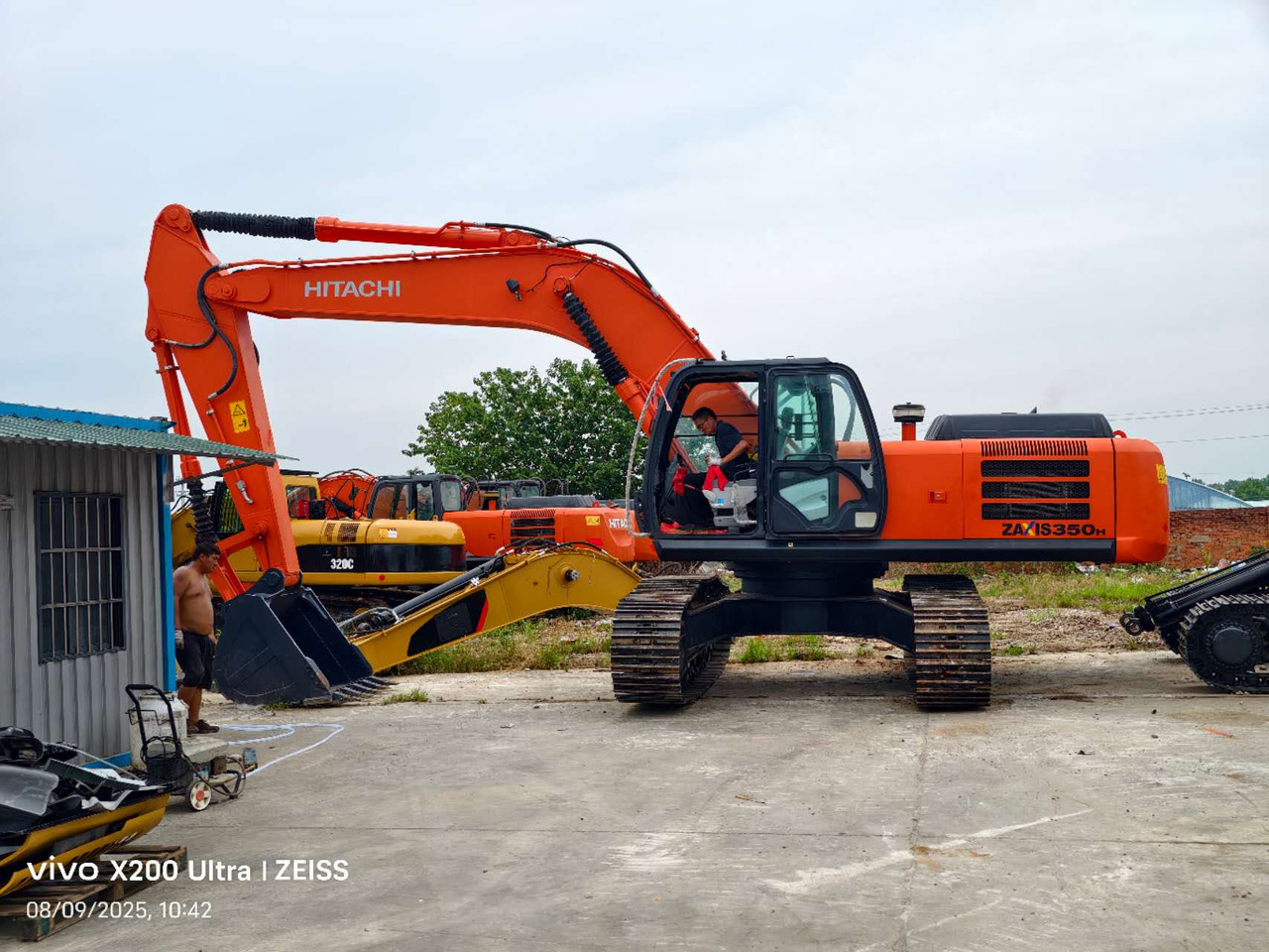 HITACHI 350-5g - Crawler excavator: picture 3 HITACHI 350-5g - Crawler excavator: picture 3